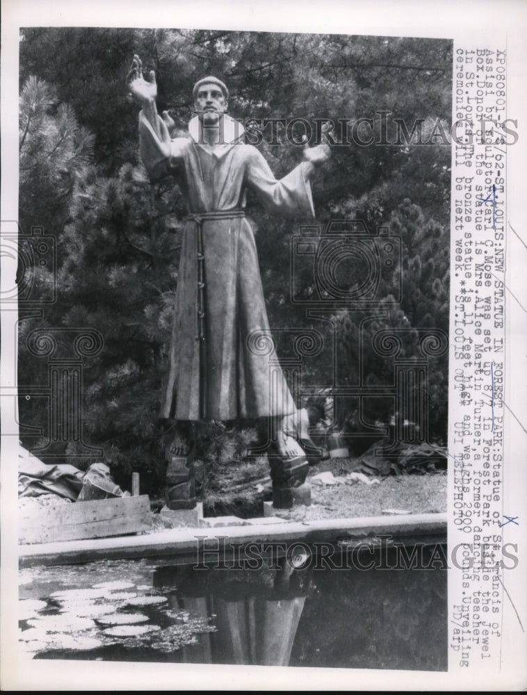 1962 Press Photo St Louis Mo new statue in Forest Park of St Francis of Assisi - Historic Images