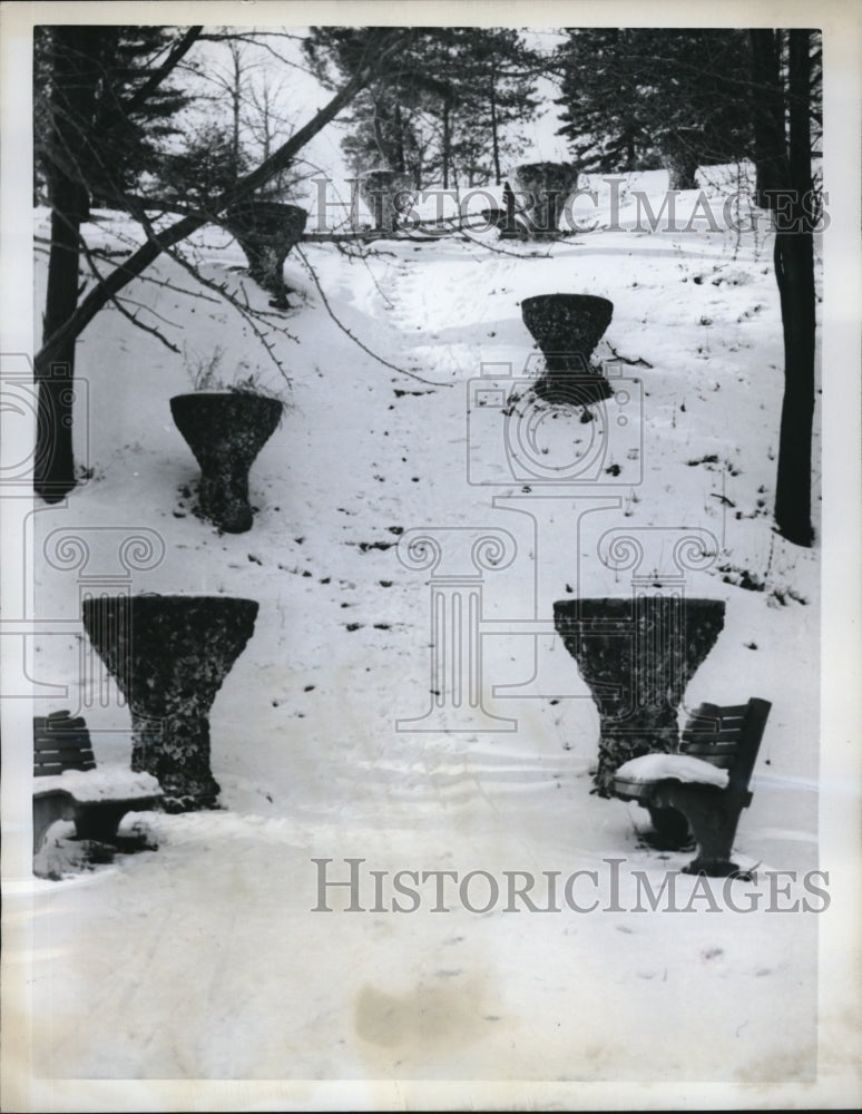 1962 Press Photo St Louis Mo Chin O Rock Parl snow prevents spring blooms - Historic Images