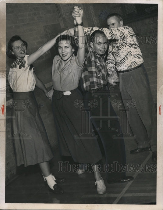 1951 Press Photo Mr & Mrs R Hirdh, Mr & Mrs J Anderson dance in Cleveland - Historic Images