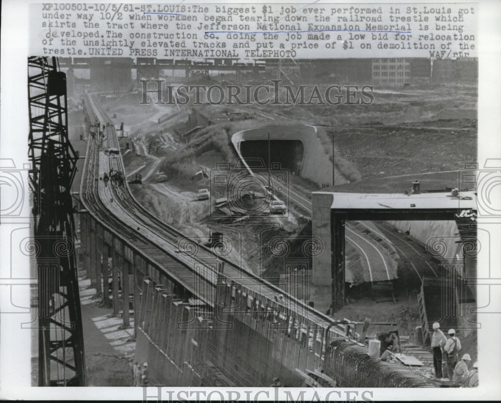 1961 Jefferson National Expansion Memorial being developed-Historic Images