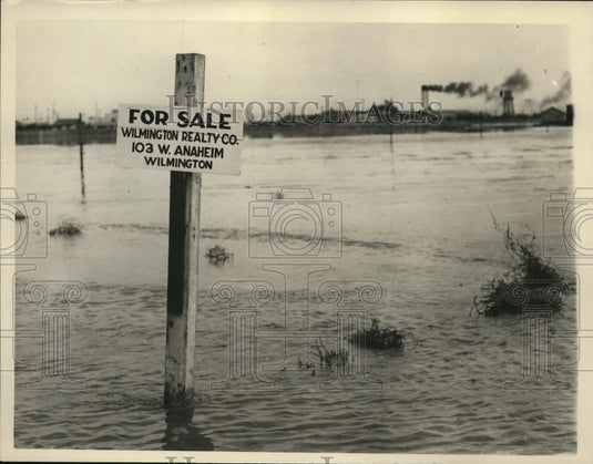 1926 Press Photo Wilmington Calif dredger digs channel at flooded area - Historic Images