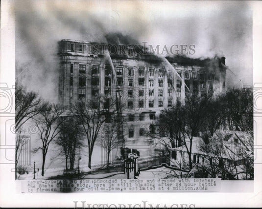 1951 Press Photo The State Office Building,shrouded in smoke & draped in icicles - Historic Images
