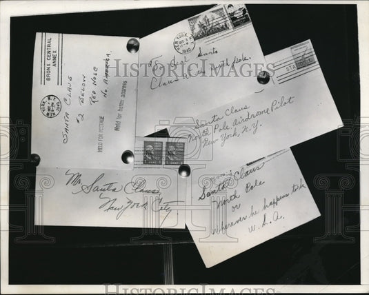 1940 Press Photo "Dear Santa" letters from youngsters in post office - Historic Images