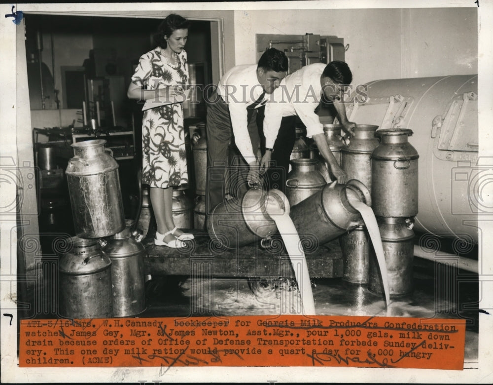 1944 Press Photo Mrs. W.H. Cannady, James Gay and James Newton - Historic Images