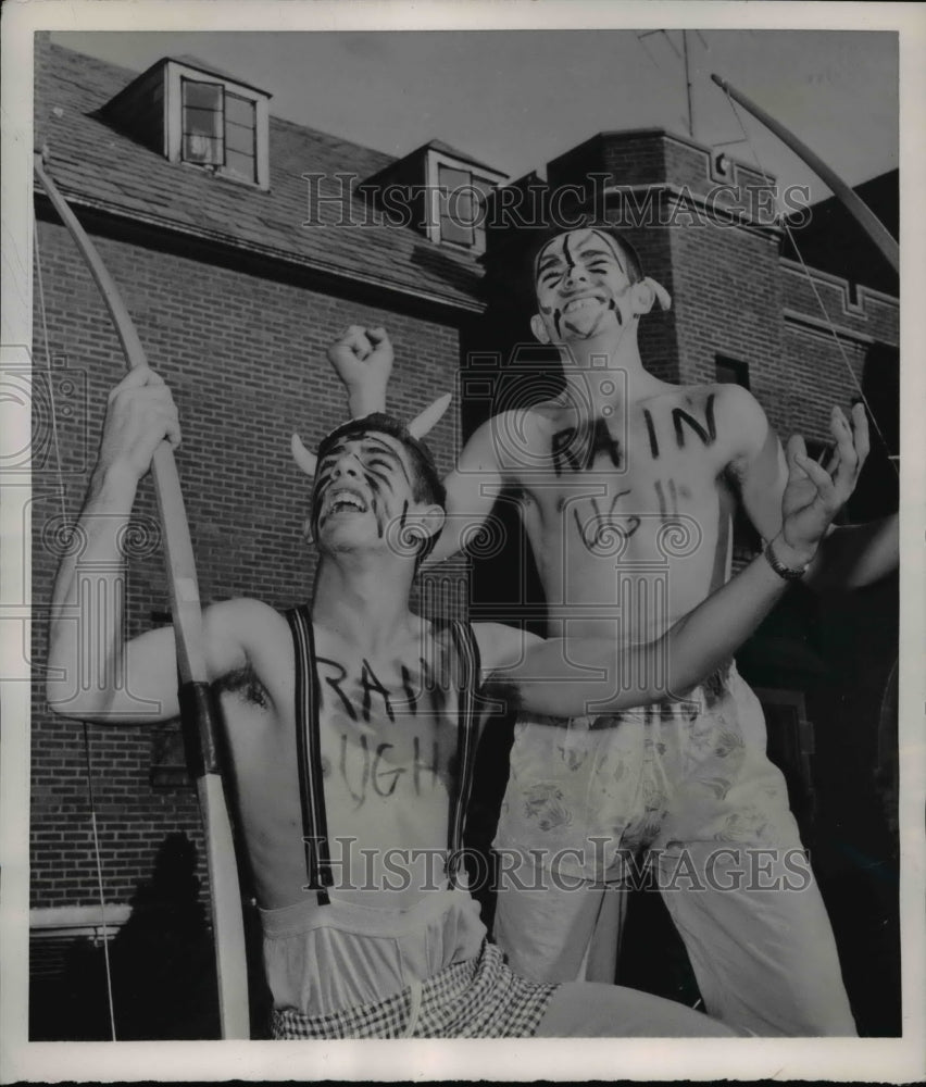 1953 Press Photo Bethany College students Richard Kiefer (L) &amp; Elmer Haupt - Historic Images