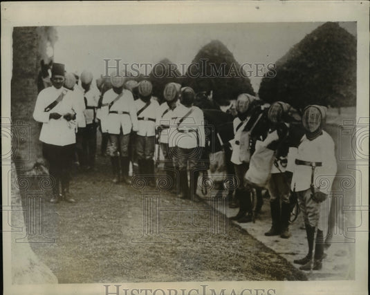 1930 Press Photo Egyptian Police were forced to use mask due to riots - Historic Images