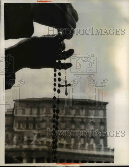 1963 Press Photo Vatican City Symbolic of prayers from all the world's Roman - Historic Images