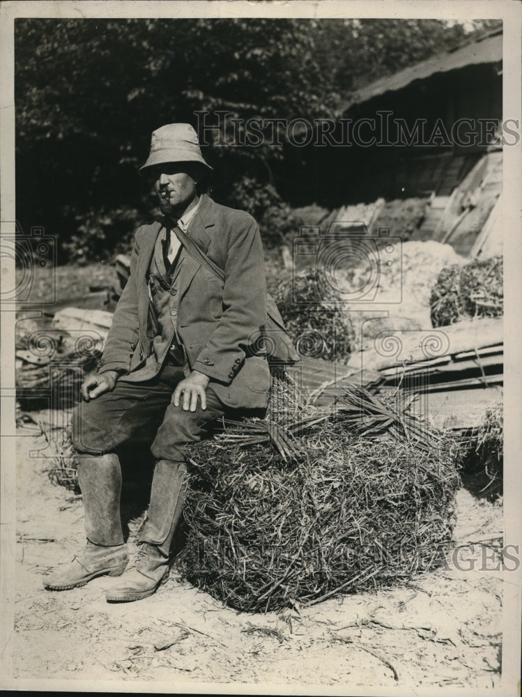 1927 Press Photo Jean Paradenski, Argonne Forest Cleanup Worker, France- Historic Images