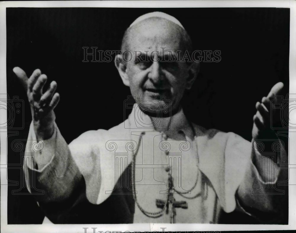 1968 Press Photo Pope Paul VI Blesses Crowd at St Peters Square Vatican City - Historic Images