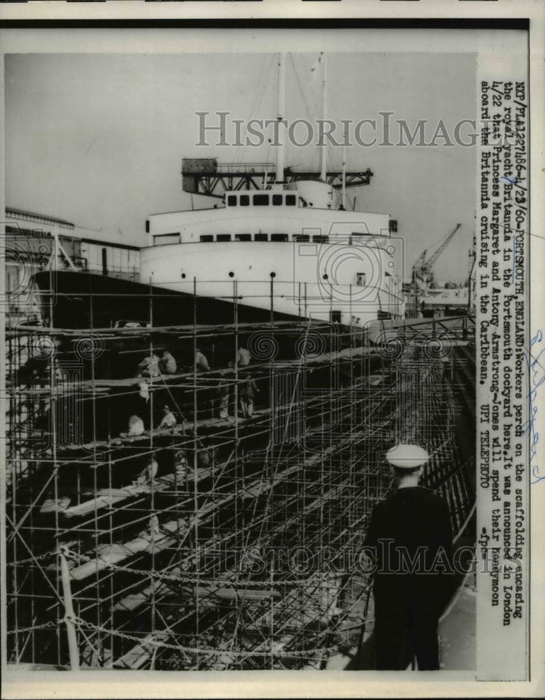 1960 Press Photo Royal Yacht Britannia In Portsmouth England Dockyard-Historic Images