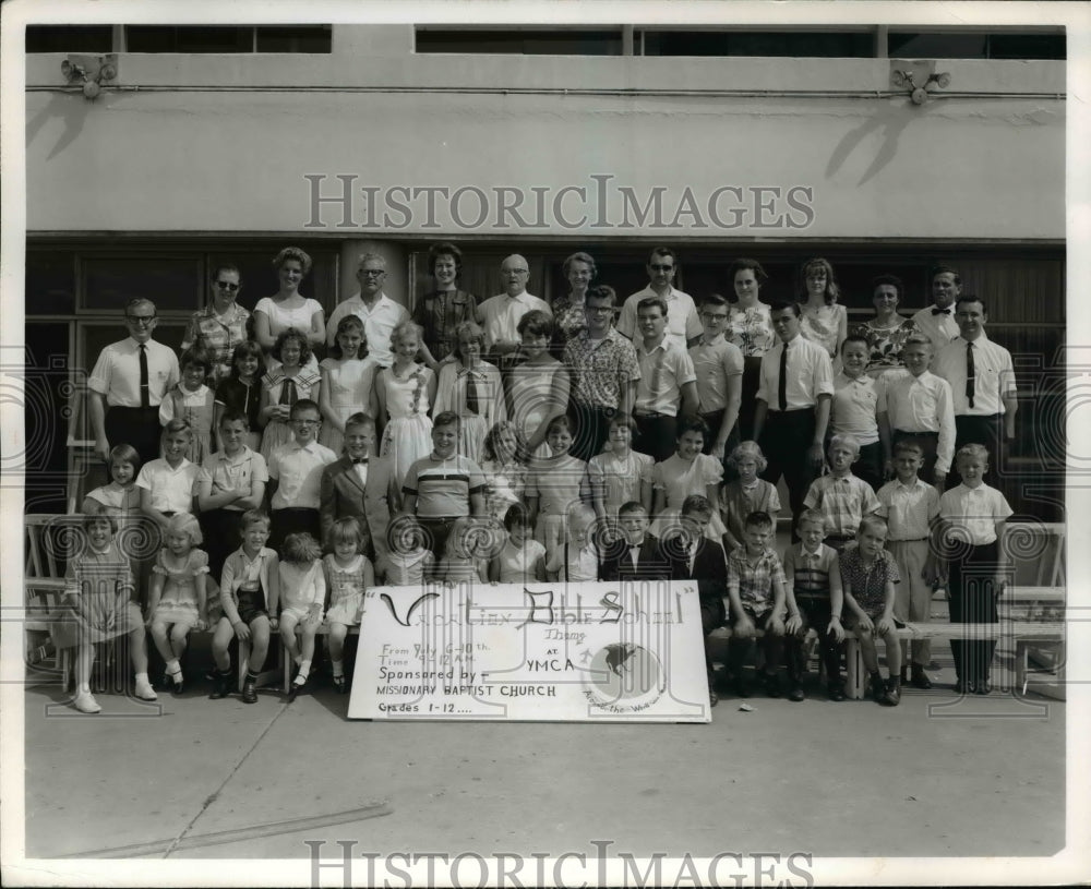 1964 Press Photo Rev Francis Goliath at Missionary baptist School - Historic Images