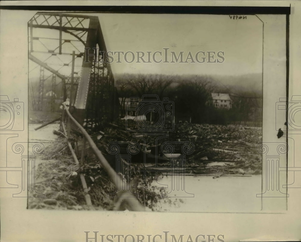 1927 Press Photo Flooded bridge at White River Junction - Historic Images