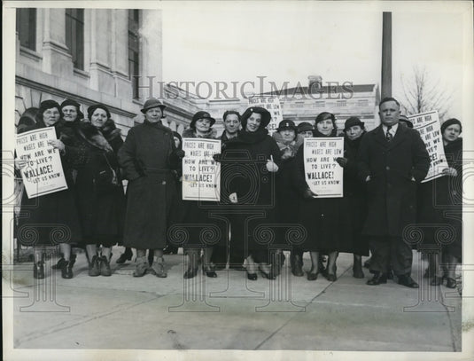 1935 Press Photo Picket line at Secretary of Agriculture Wallace's Office - Historic Images