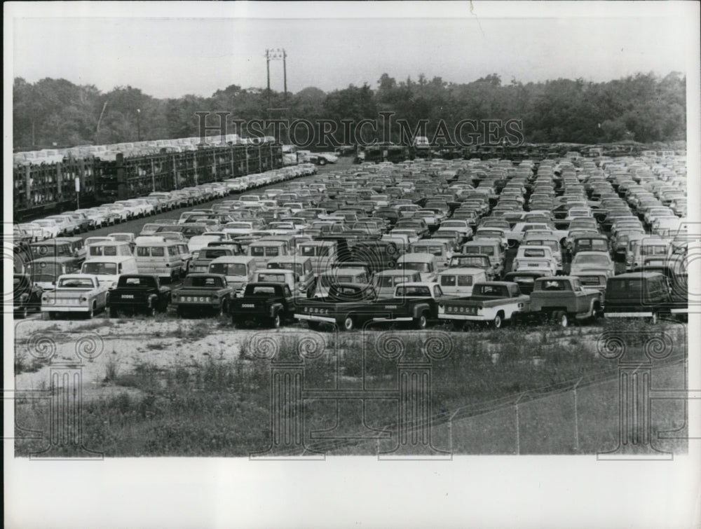 1964 Transportation crippled after a 15-day-old Teamsters strike-Historic Images