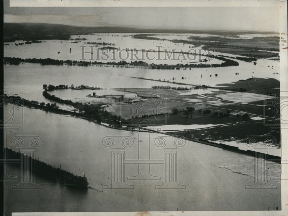 1933 Farms flooded by Wabash River-Historic Images