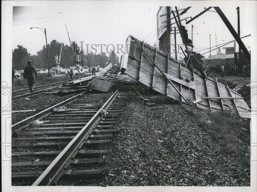 1962 Press Photo of billboard that was blown down in Chicago. - Historic Images