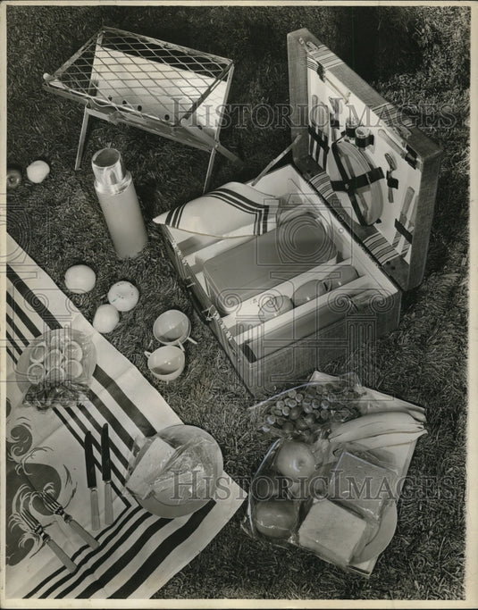 1938 Press Photo Picnic Supplies - Historic Images