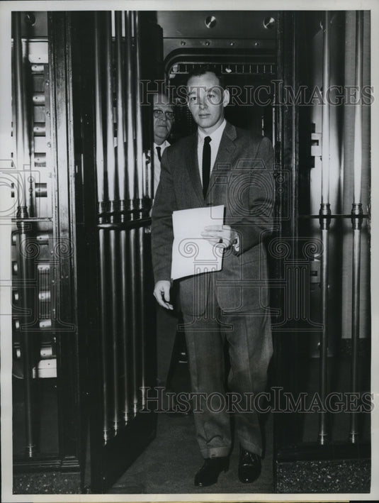 1961 Press Photo Bill Stevens leaves for polo practice from the Lake Shore - Historic Images