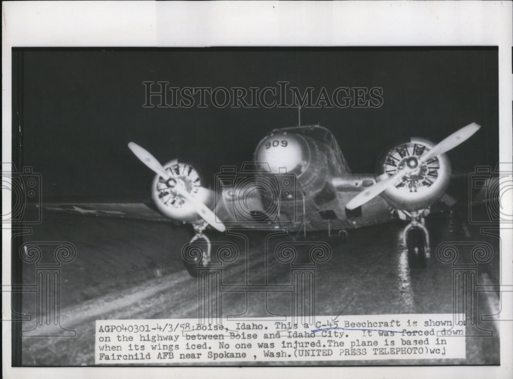 1958 Press Photo C-45 Beechcraft Forced Down Due To Iced Wings - ned89098-Historic Images