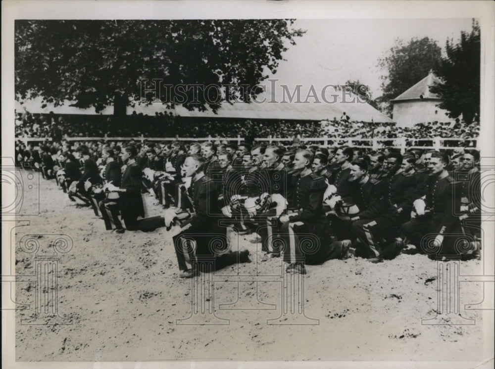 1934 Saint Cyr Cadets Kneel On Parade Ground For Naming Ceremony - Historic Images