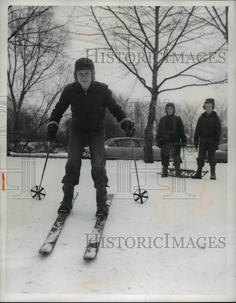 1956 Press Photo Skier Gordon Osterstrom at Cain Park - Historic Images