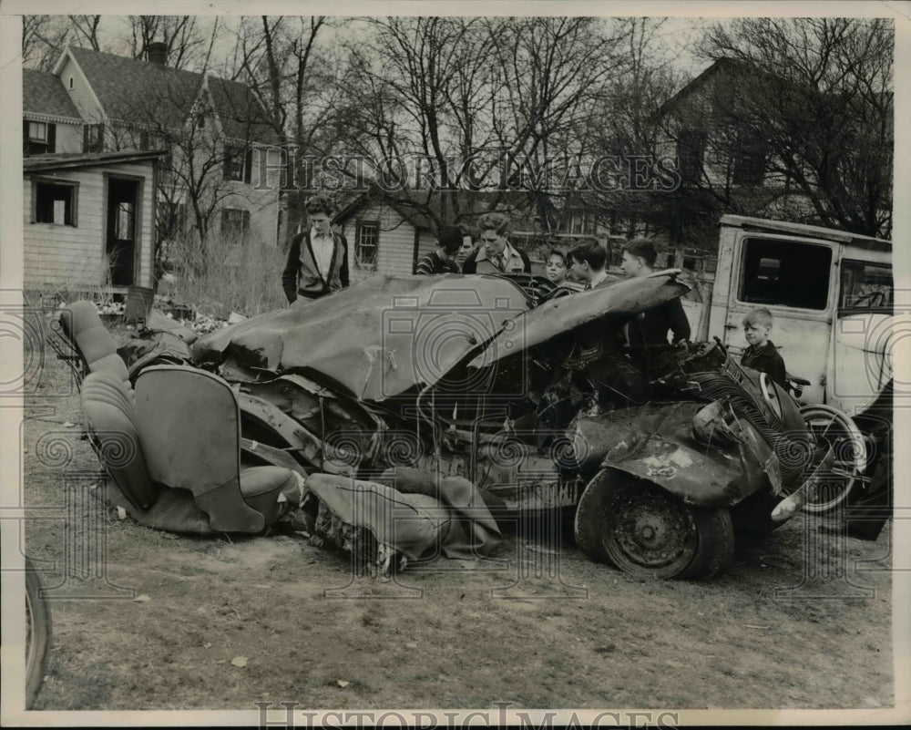 1940 Press Photo Wreckage of Auto and Train Accident in Hyattsville Maryland - Historic Images