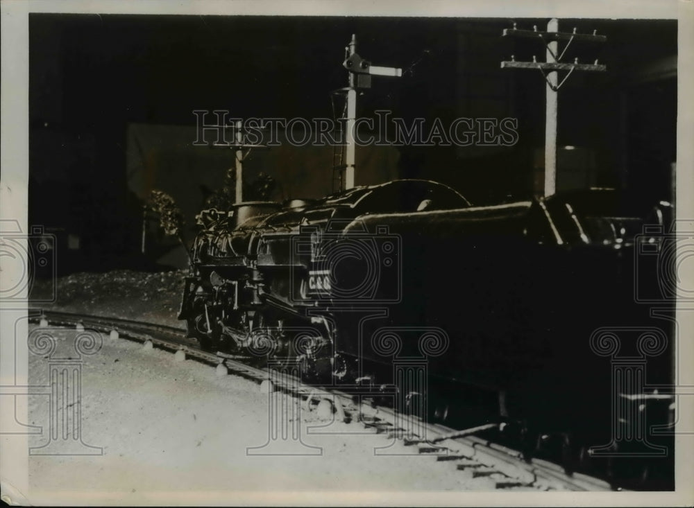 1938 Press Photo A locomotive model of Milwaukee Union trains at terminal - Historic Images