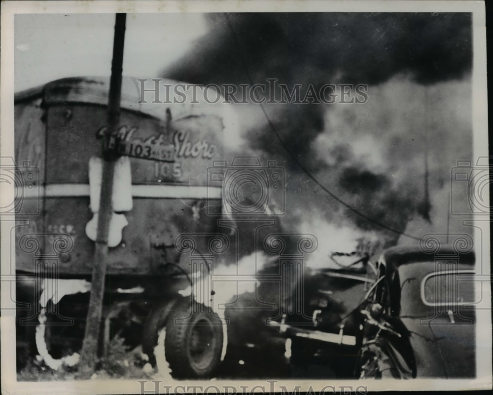 1949 Press Photo A pile up between 3 cars and a trailer truck resulted to fire-Historic Images