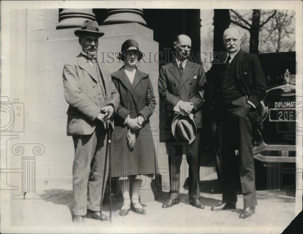 1927 Press Photo Ramsey and Isabel MacDonald and Desmon Ovey - ned95286 - Historic Images
