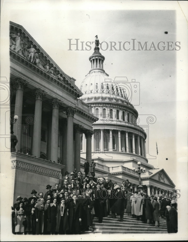 1938 Press Photo Youth Pilgrimage Delegation at Capitol Building, Washington DC - Historic Images