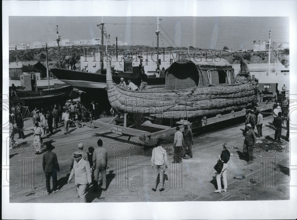 1969 Press Photo Thor Heyerdahl&#39;s Ra id readied at the Safi, Morocco waterfront- Historic Images