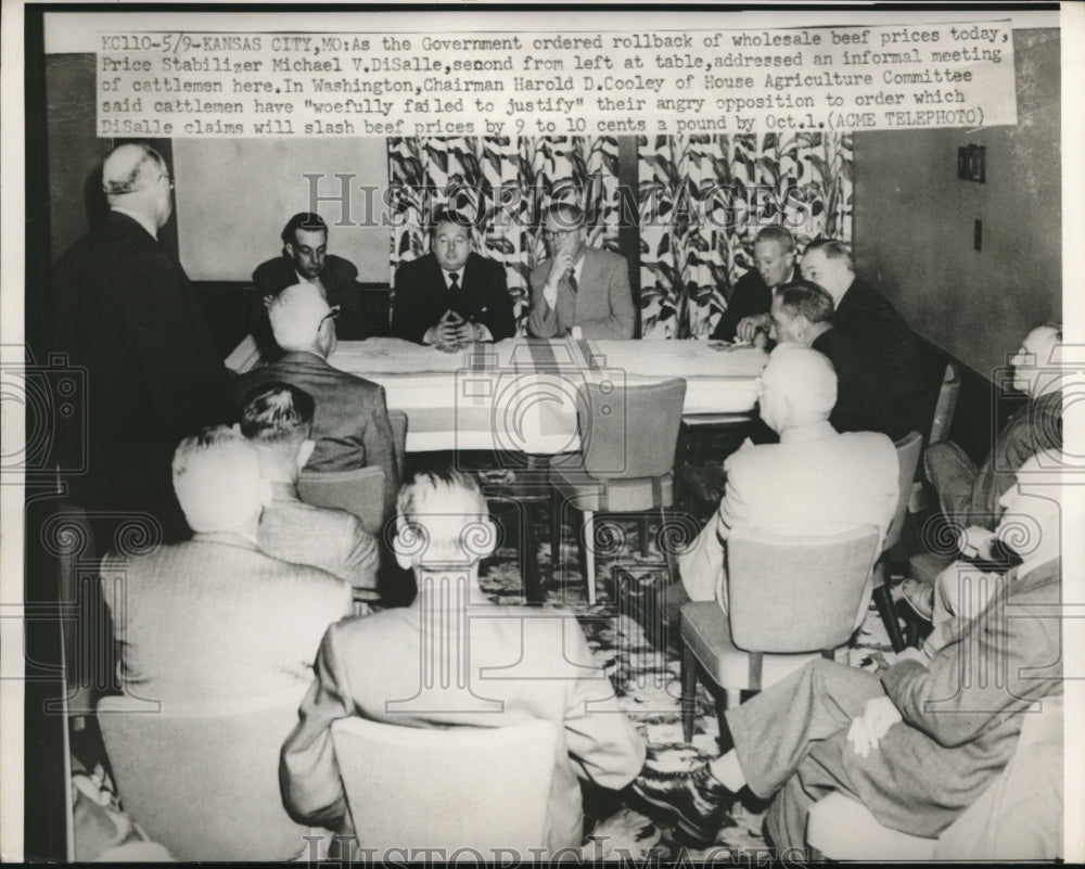 1951 Press Photo of Michael V. DiSalle addressing the cattlemen in Kansas City - Historic Images