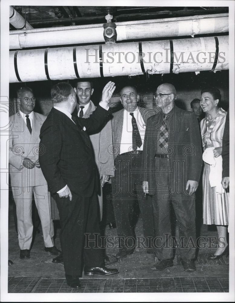 1959 Press Photo Ohio Gov DiSalle at Cleveland State Hospital tunnel - Historic Images