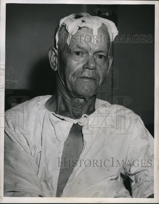 1955 Press Photo Thomas Kramary injured in Cleveland Ohio - Historic Images