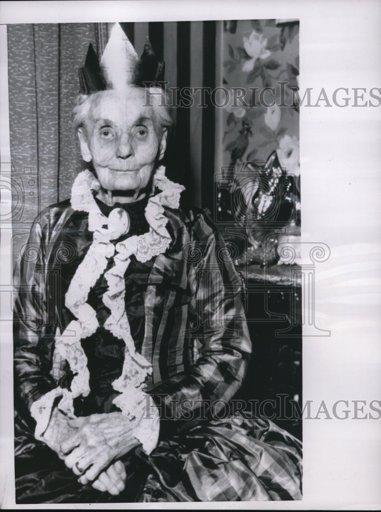 1955 Press Photo Mrs Ida Palmatier Celebrates 100th Birthday Hastings Michigan - Historic Images