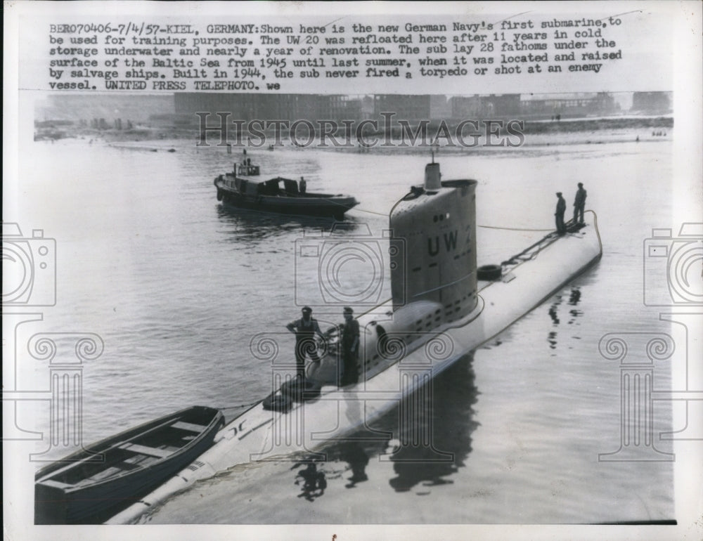 1957 Press Photo Kiel Germany new navy sub th UW20 launched- Historic Images