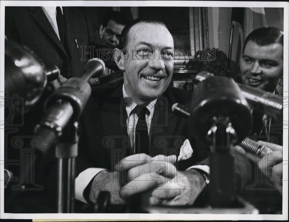 1963 Press Photo Mayor Robert Wagner after photoengravers union in New York - Historic Images