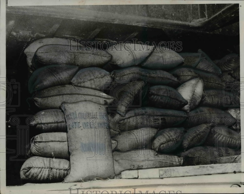 1938 Press Photo Sacks of coffee from Ethoiopia waiting to ship to Germany- Historic Images