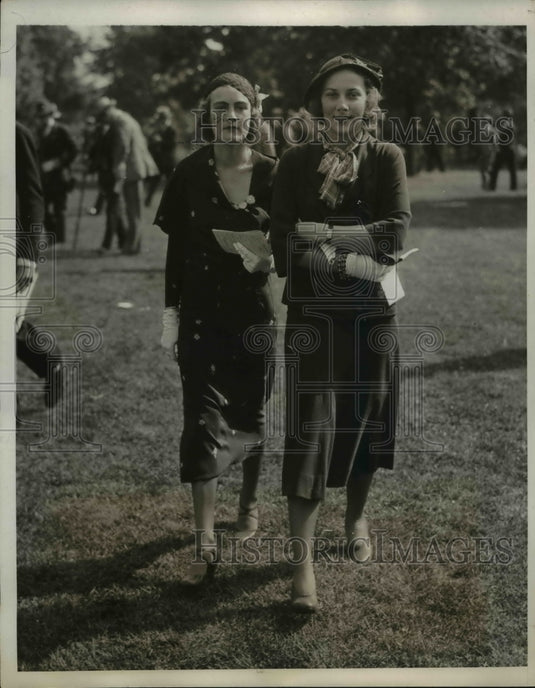 1932 Press Photo Mrs EH Potter & Dorothy Fell at Belmont Park NY races - Historic Images