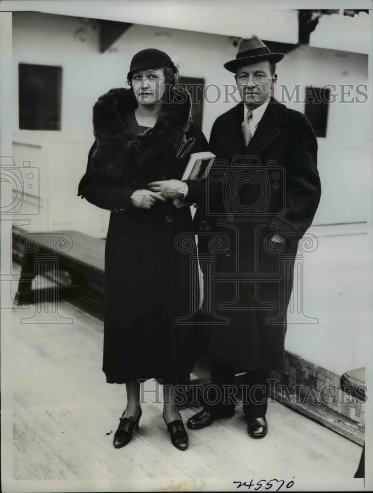 1933 Press Photo Mr & Mrs Francis Wheeler of Boston arrive in NYC - Historic Images