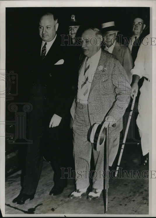 1937 Press Photo Gen. James A. Farley speaks to mailmen at convention - Historic Images