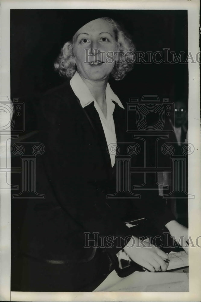 1947 Mrs. Sue Lang  - Historic Images