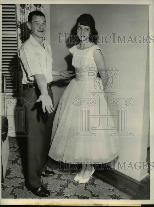 1958 Press Photo ChicagoIll Albert Gerulis & daughter Kathleen Kerd - nee03484- Historic Images