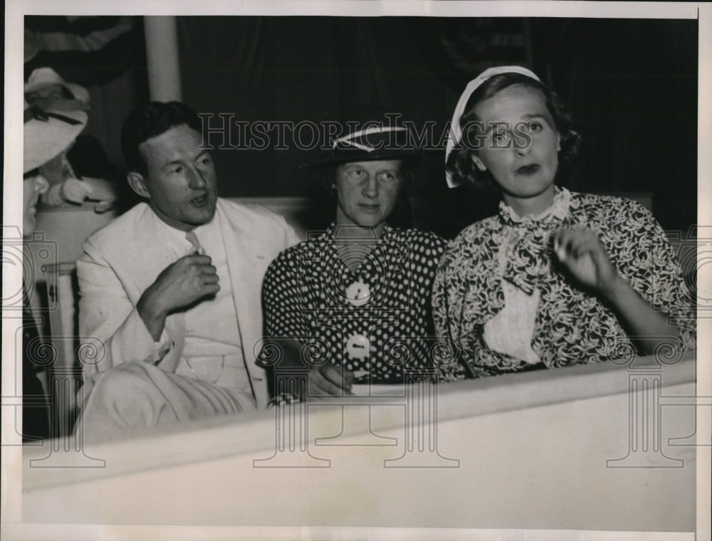 1936 Press Photo Sidney J Mackenzie, Mrs Mackenzie, Mrs James Roosevelt - Historic Images