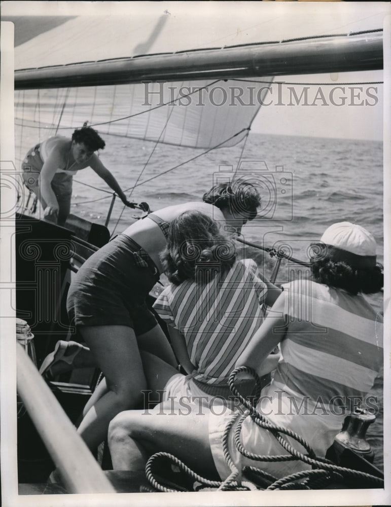 1950 Petticoat Crew to Man Makinac Entry  - Historic Images
