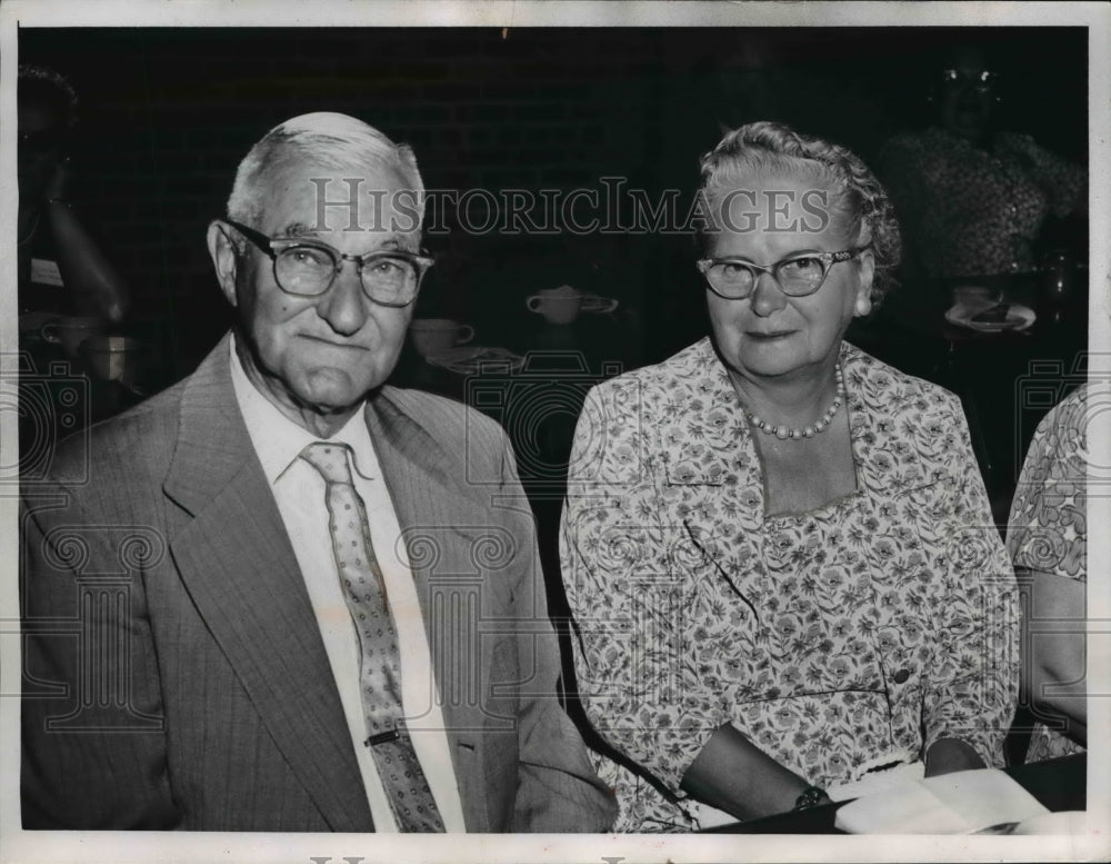 1962 Press Photo of Mr. &amp; Mrs Harry Halin. - nee12905-Historic Images