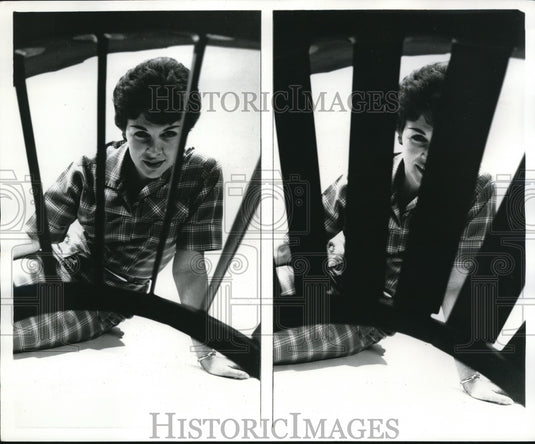 1960 Press Photo of Diane Dury looking through variable stators of a GE jet - Historic Images