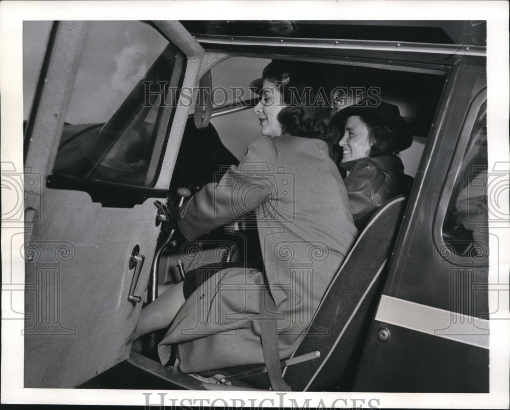 1941 Mrs Mae Wilson Flight Instructor - Historic Images