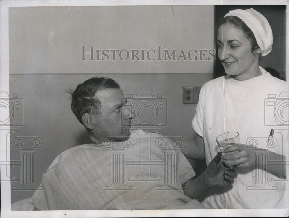 1935 Press Photo Nurse Patricia Jennings with after George Segal Had been Shot - Historic Images