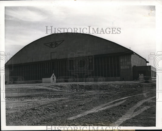 1942 Press Photo View of Hangar that Houses Offices, Shops, and drafting rooms-Historic Images
